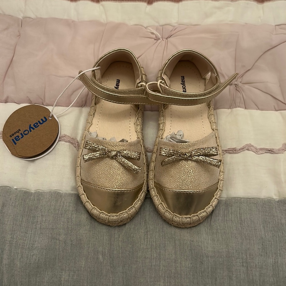 BRAND NEW LITLE GIRLS MAYORAL GOLD ESPADRILLES